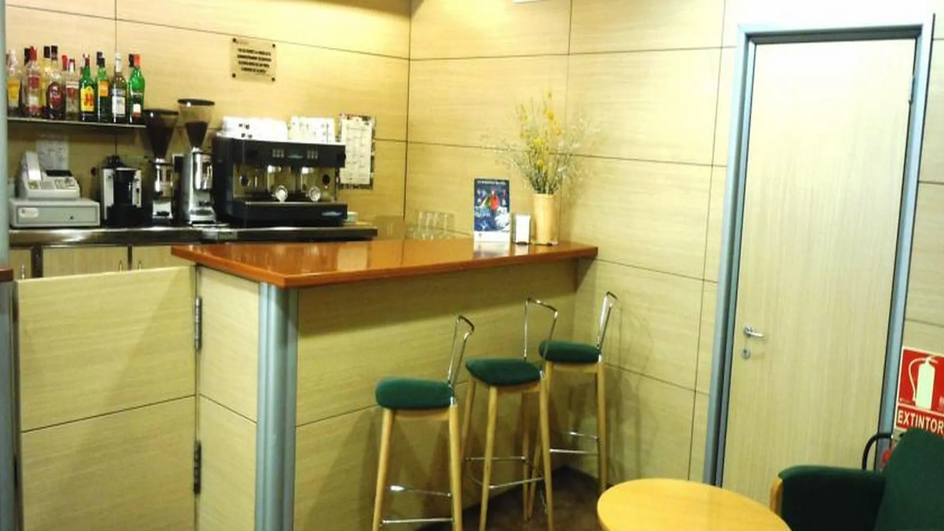 Hotel Urogallo Βιέλα